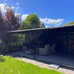 Cosy Vacation Home With Large Fenced Garden